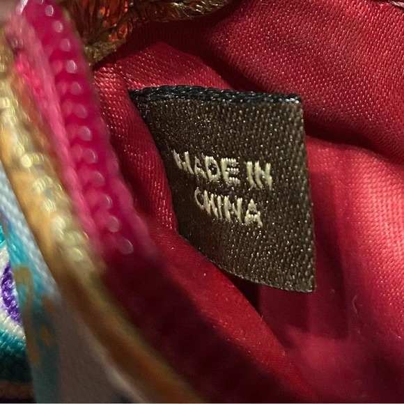 Coach Poppy Wristlet Metallic Gold and Multi-Colored Canvas Pre-Loved - Picture 3 of 6